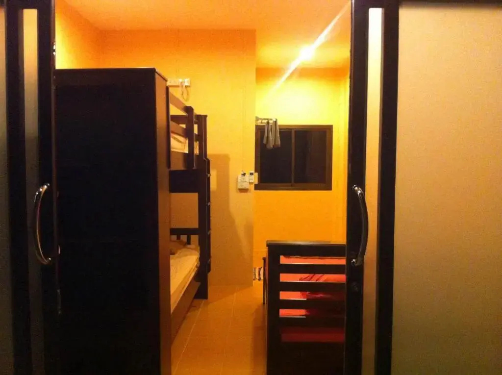Economy room
