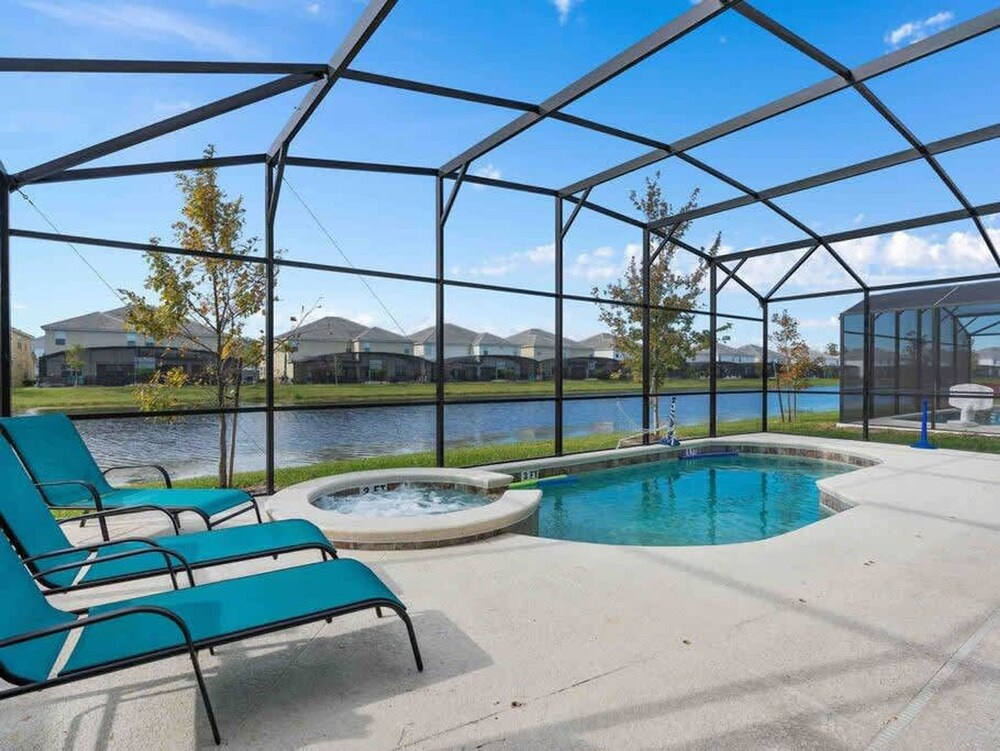 Super Huge- 12bd 12bas - Sleeps 38
