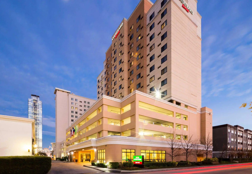 Courtyard by Marriott Houston by the Galleria