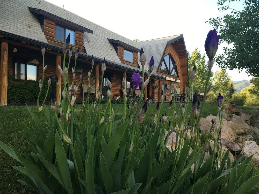 Snowberry Inn Bed & Breakfast