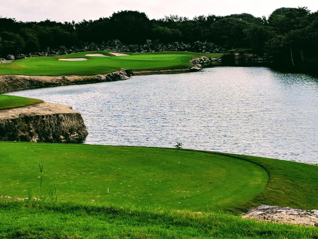Bahia Principe & Golf Residences (Terrazas Condo)