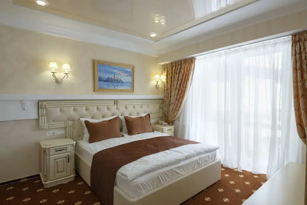 Family Apartment with balcony and with mountain view