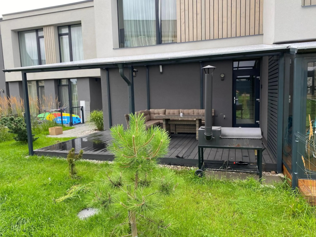 Black Gold Apartments