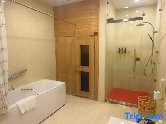 Четырёхместный люкс в Xincheng Hotel - Hohhot