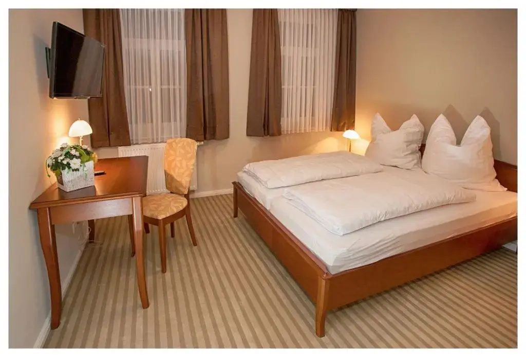 Standard Double room (full double bed)