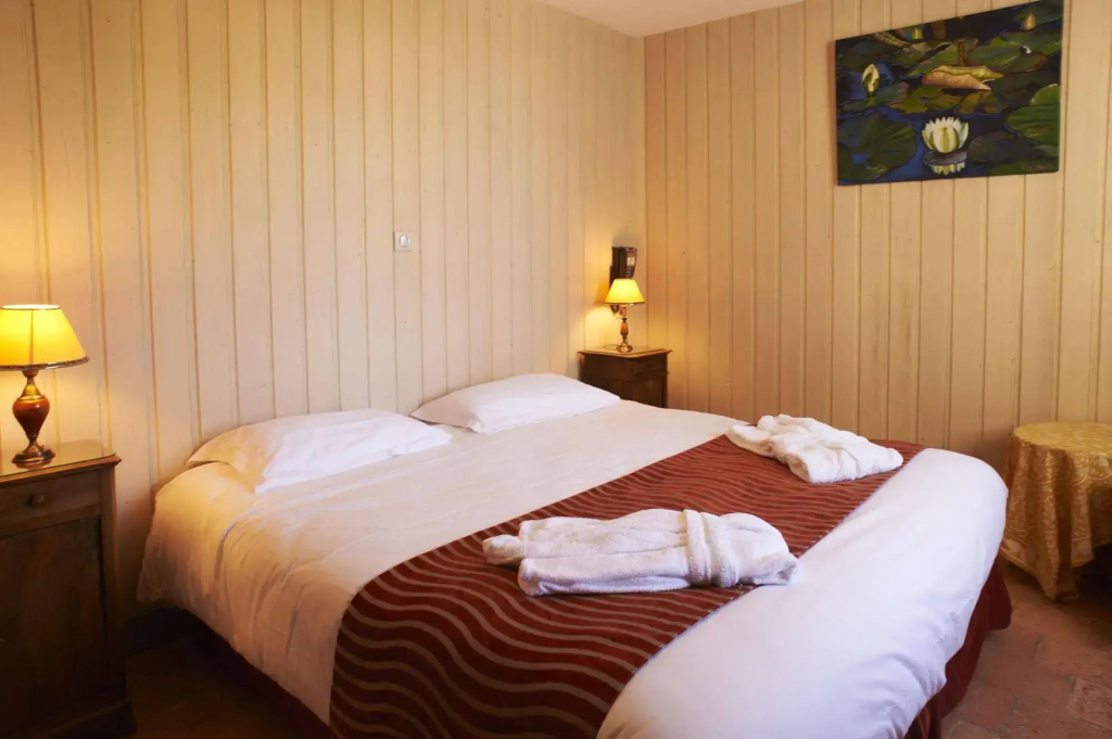 Voir la photo 2 — Hôtel le Bussy