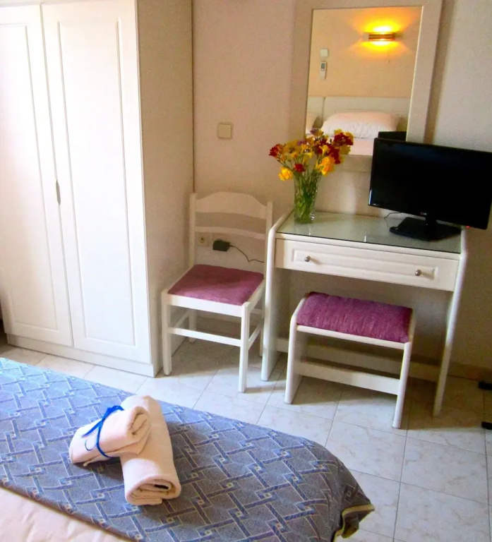Economy room