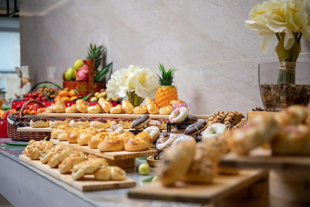 Food & Beverage
