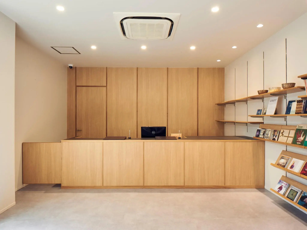 Lobby & Reception