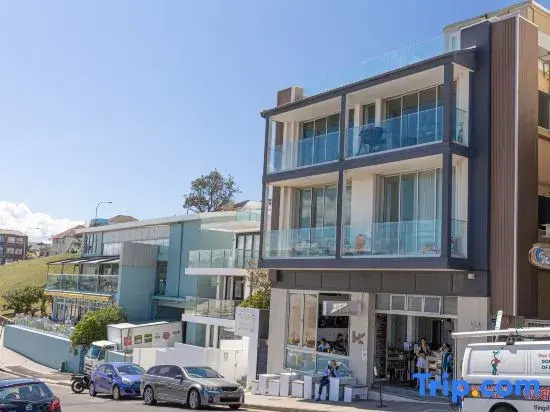 Ocean View Luxury 3 Bedroom Home With Balcony