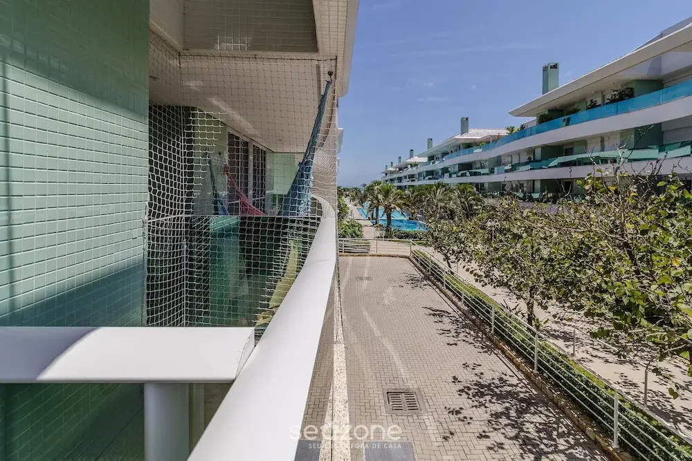 Apart in Cond. w/ Access to Beach and Pool Ave0232