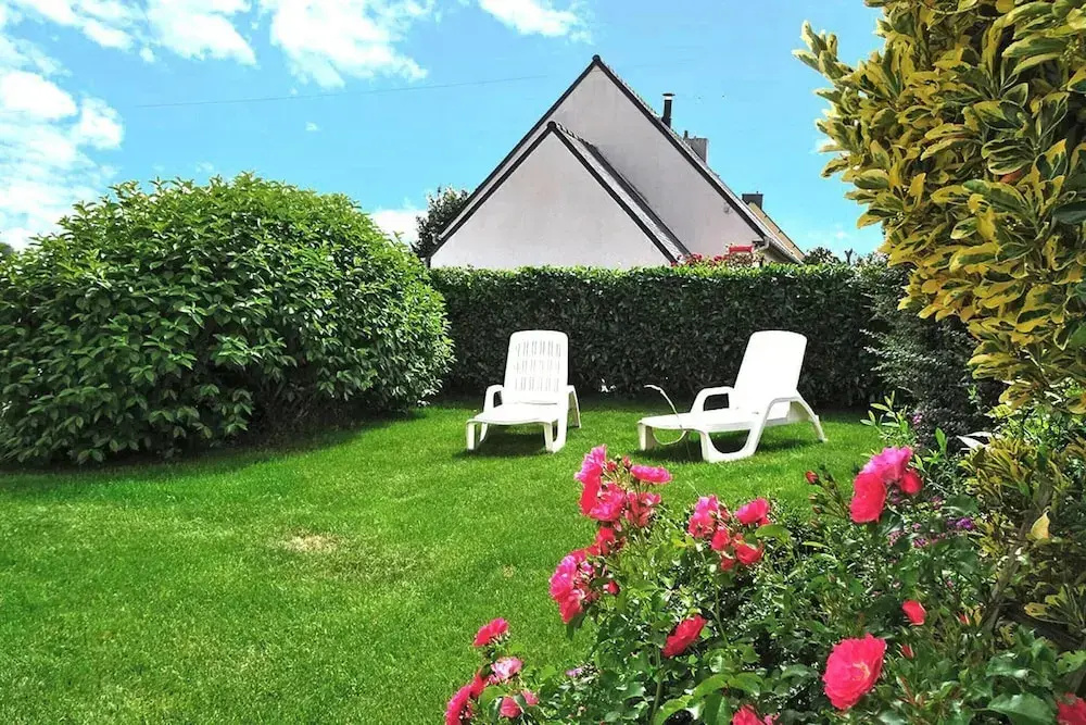 Nice Holiday Home Near the Beach, Hillion