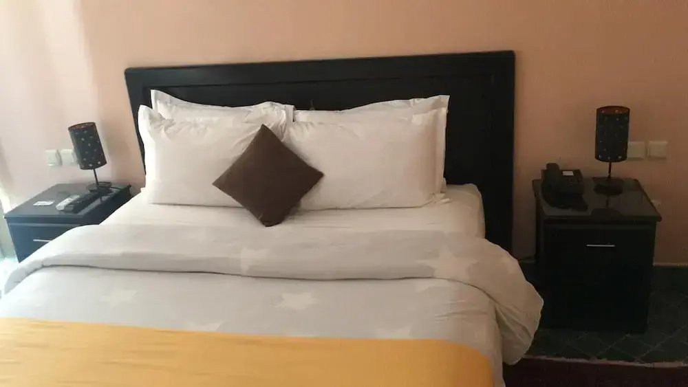 Double room (full double bed)