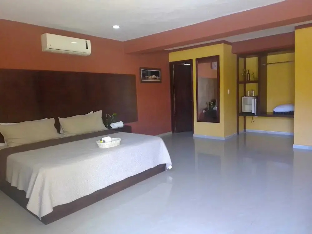 Deluxe Double room with garden view (full double bed)