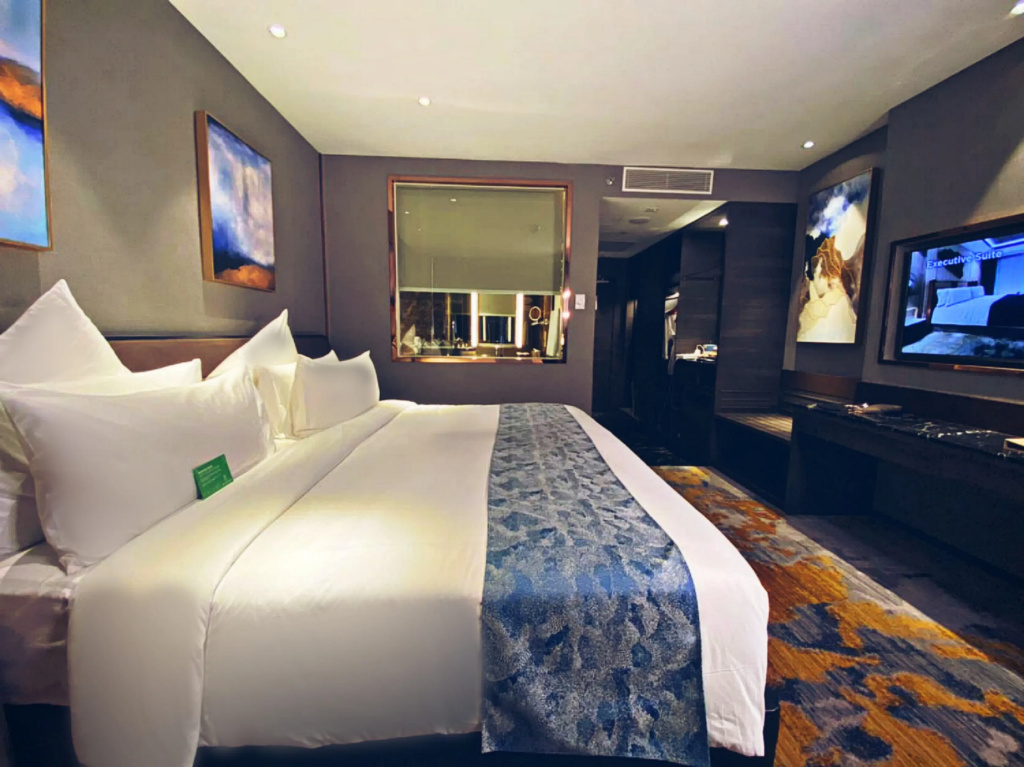 Deluxe Double room (full double bed)