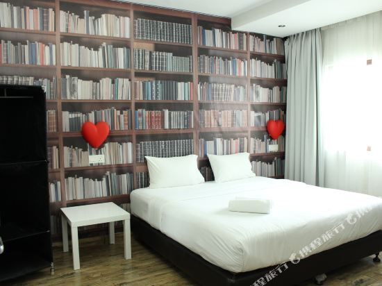 V Garden Hotel