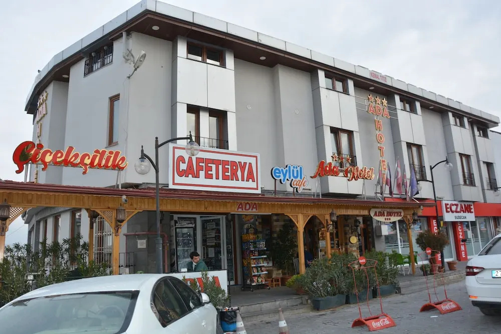 Ada Hotel