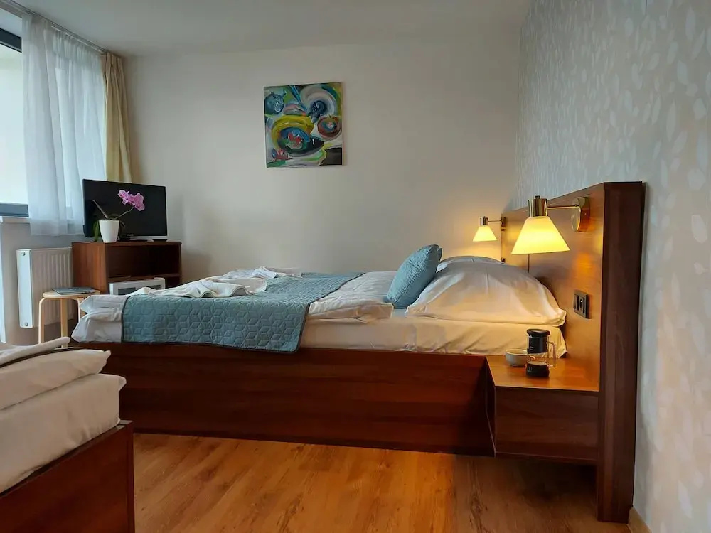 Standard Triple room with balcony