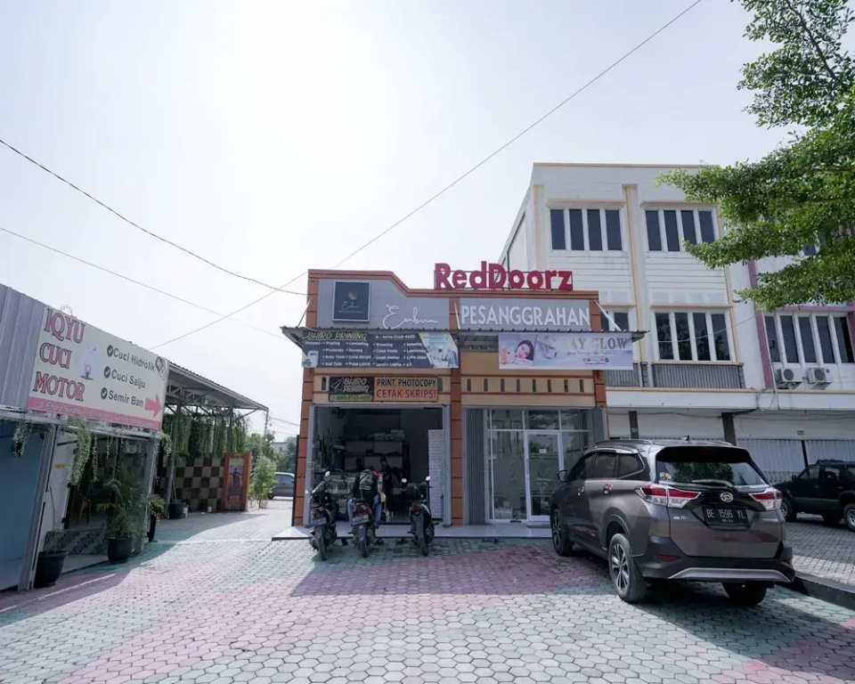 RedDoorz Plus Syariah @ Jalan Endro Suratmin Lampung