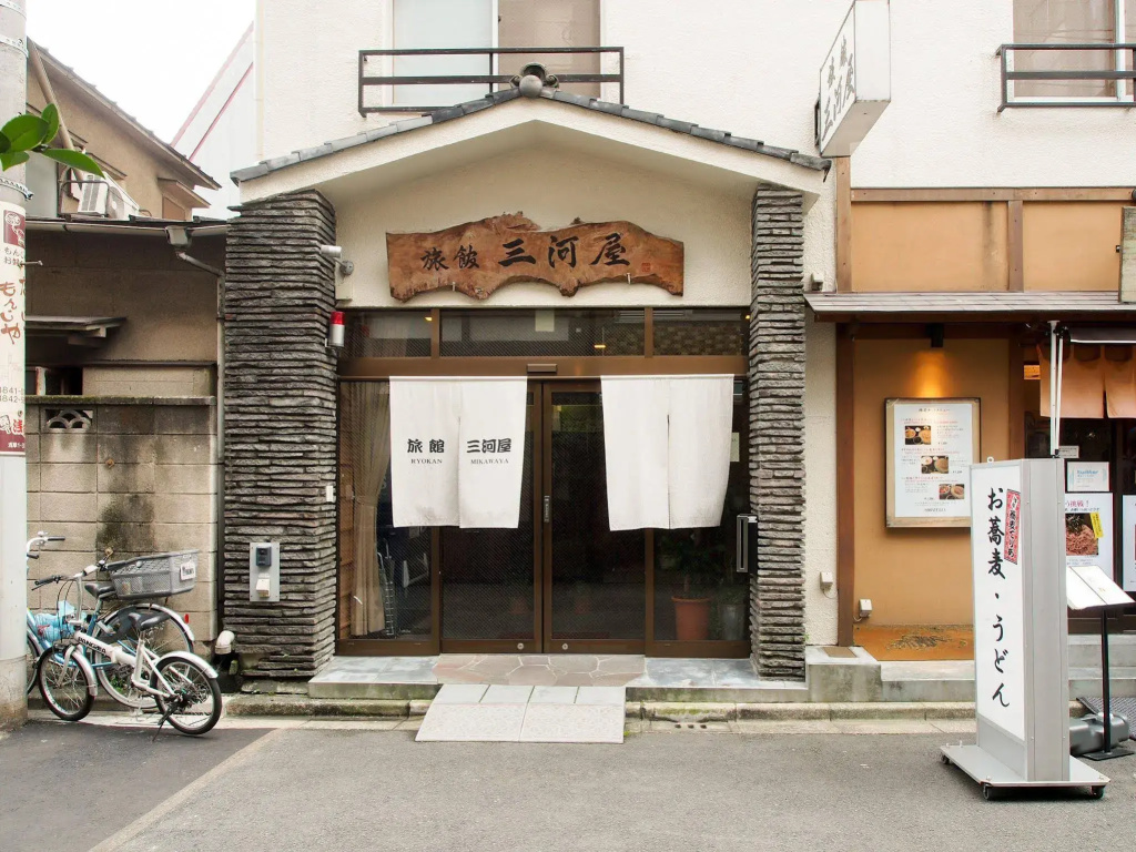 Food & Beverage