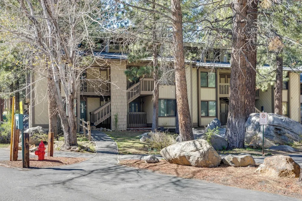 Condo 1 Mi to Village Pool + Resort Amenities