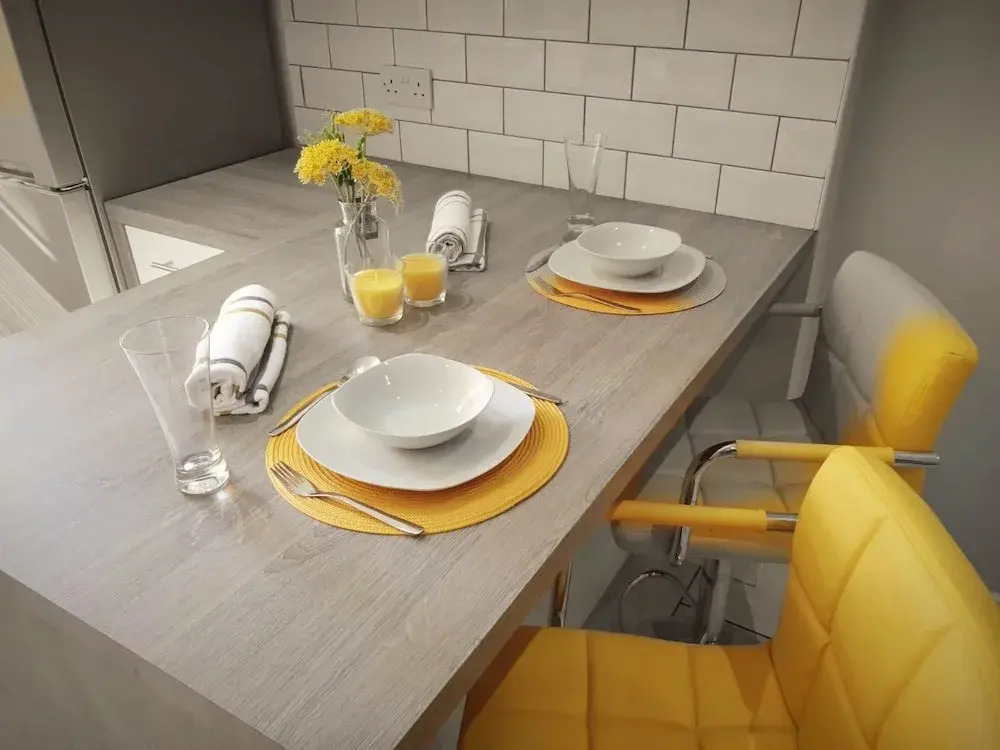 Sunflower Suite under Sasco Apartments - фото 9