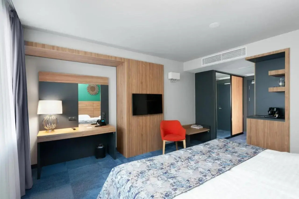 Отель Favor Park — фото 3