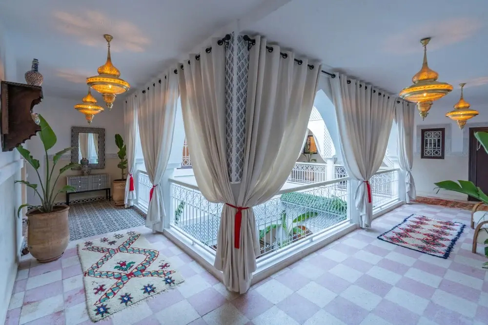 Lobby & Reception