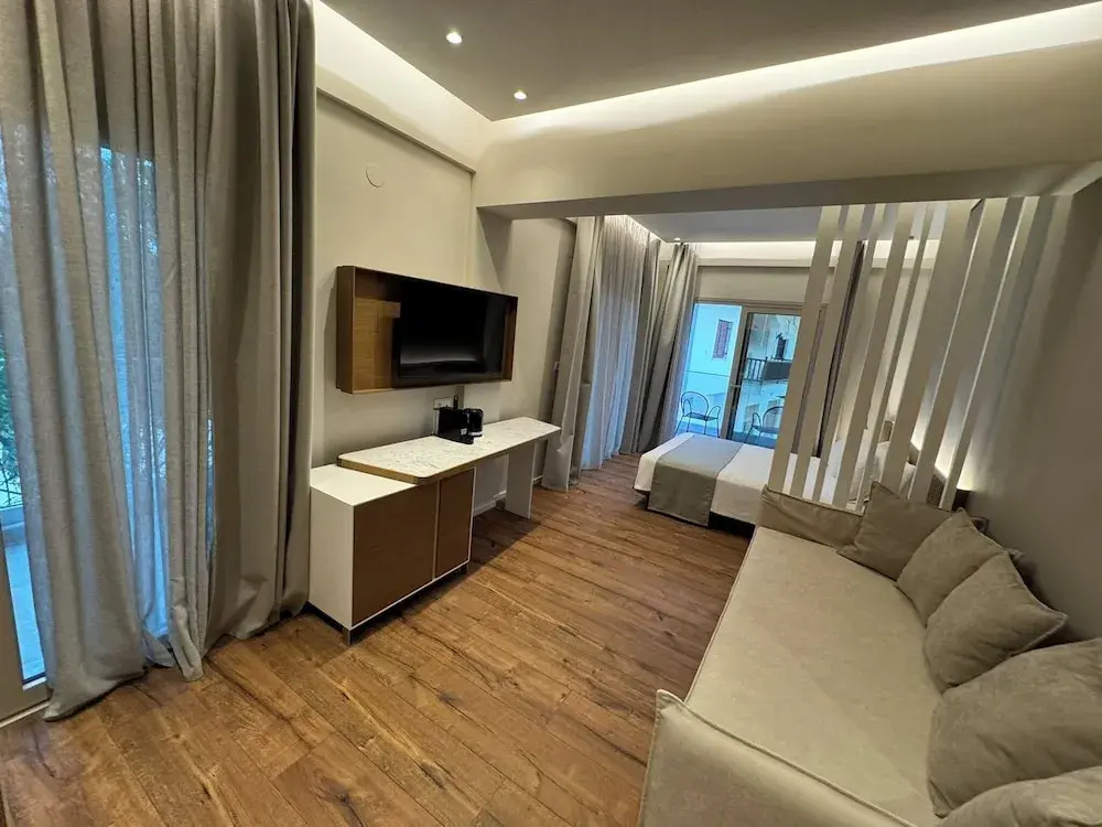 Standard Quadruple Family room