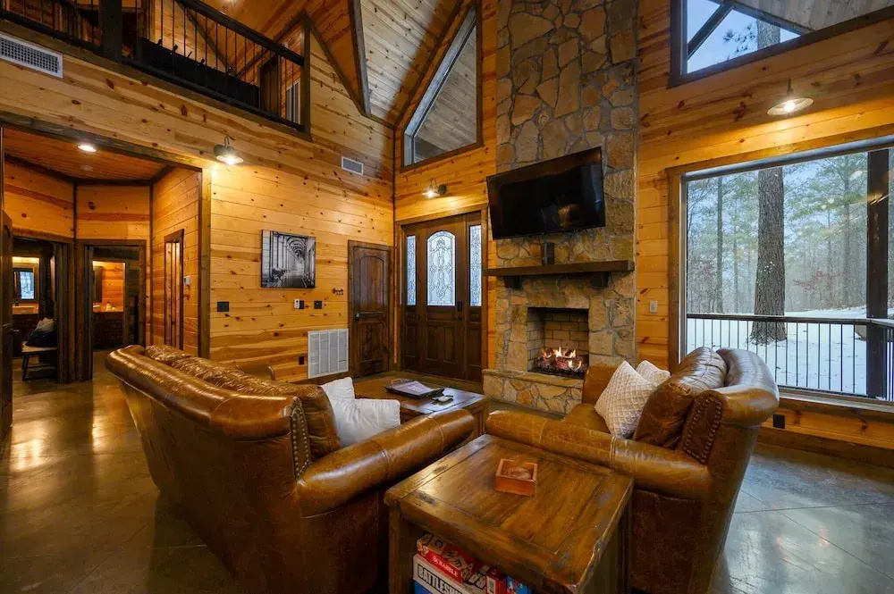 Cabin Vibe - Bunkroom - 3 King - Firepit - Shuffleboard