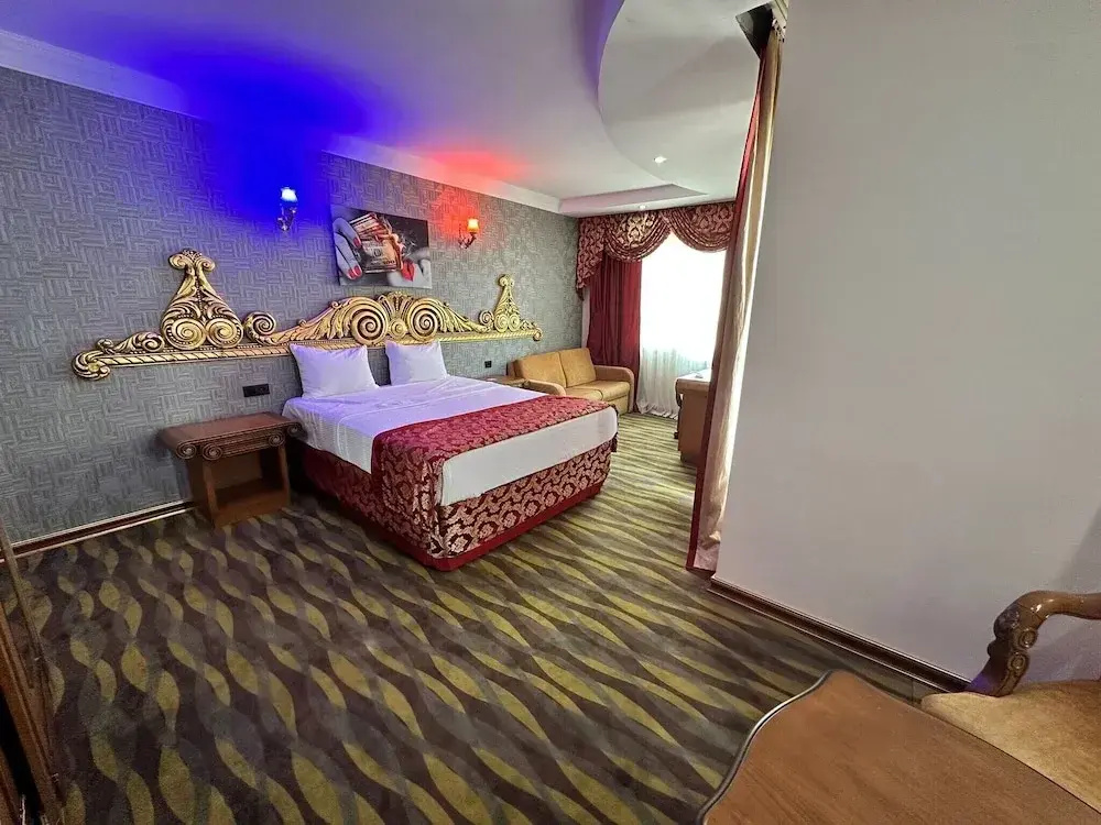Comfort room