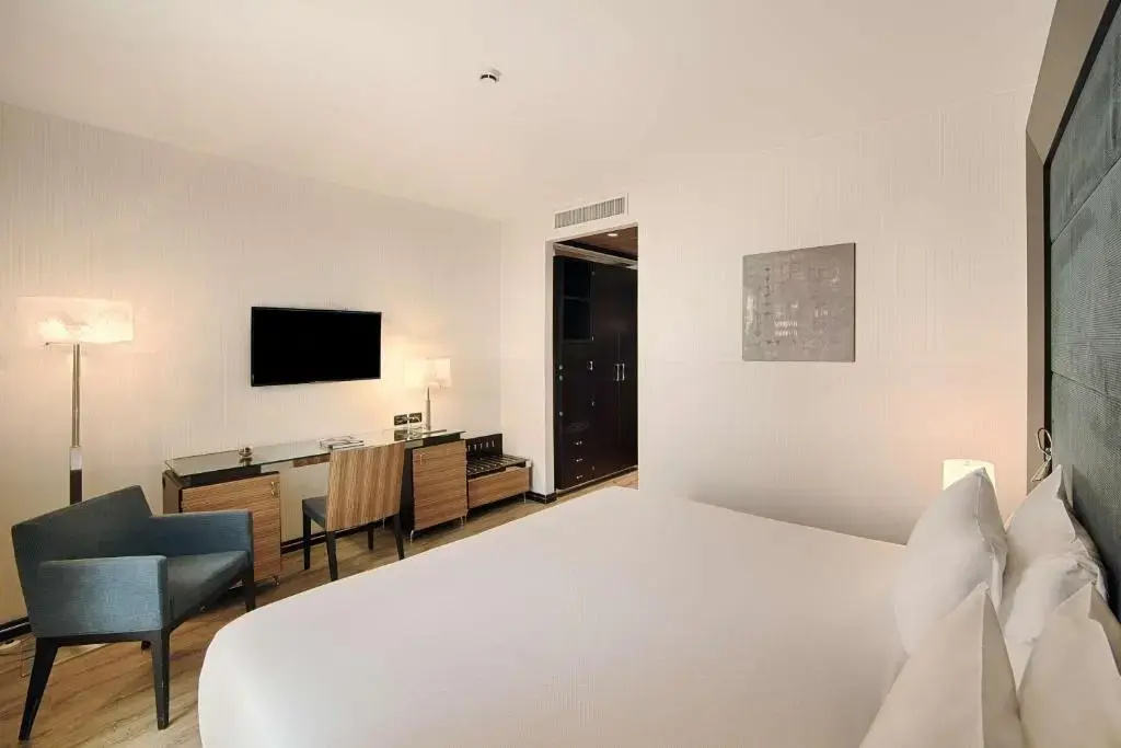 Superior Double room (full double bed)