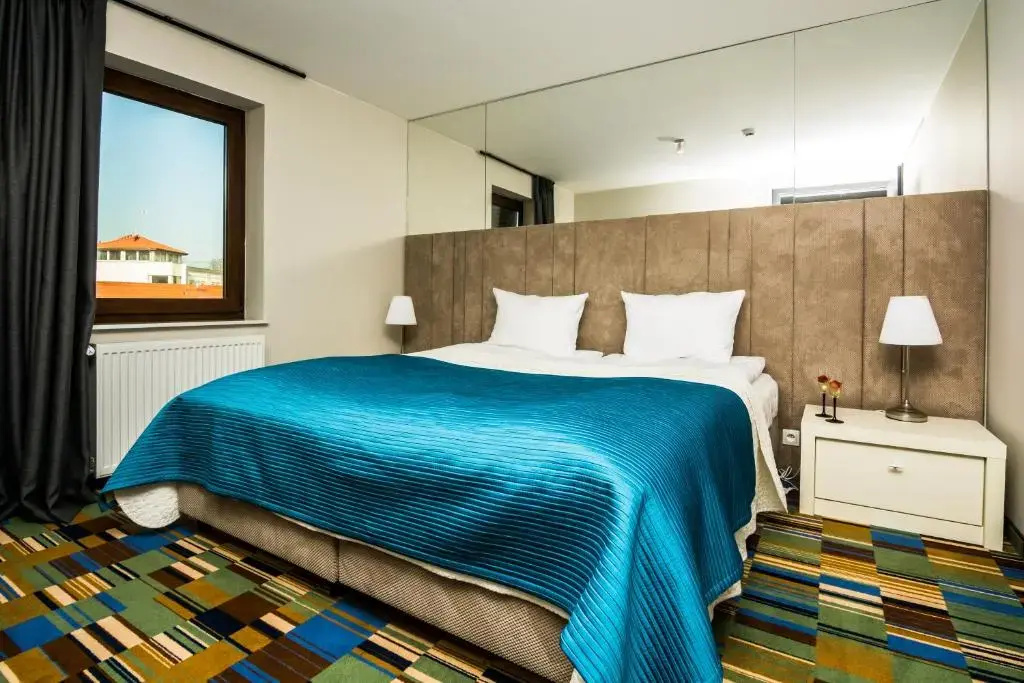 2 Bedrooms Apartment