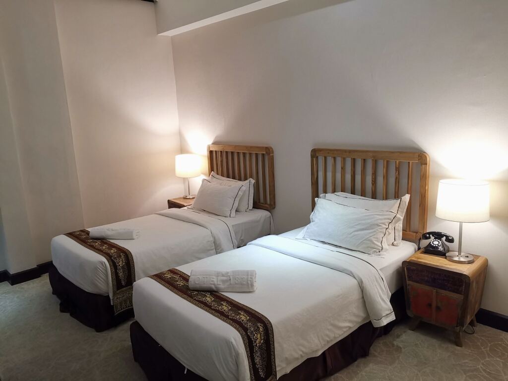 1825 Gallery Hotel by null