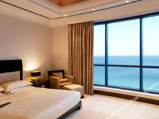 Le Meridien Al Aqah Beach Resort