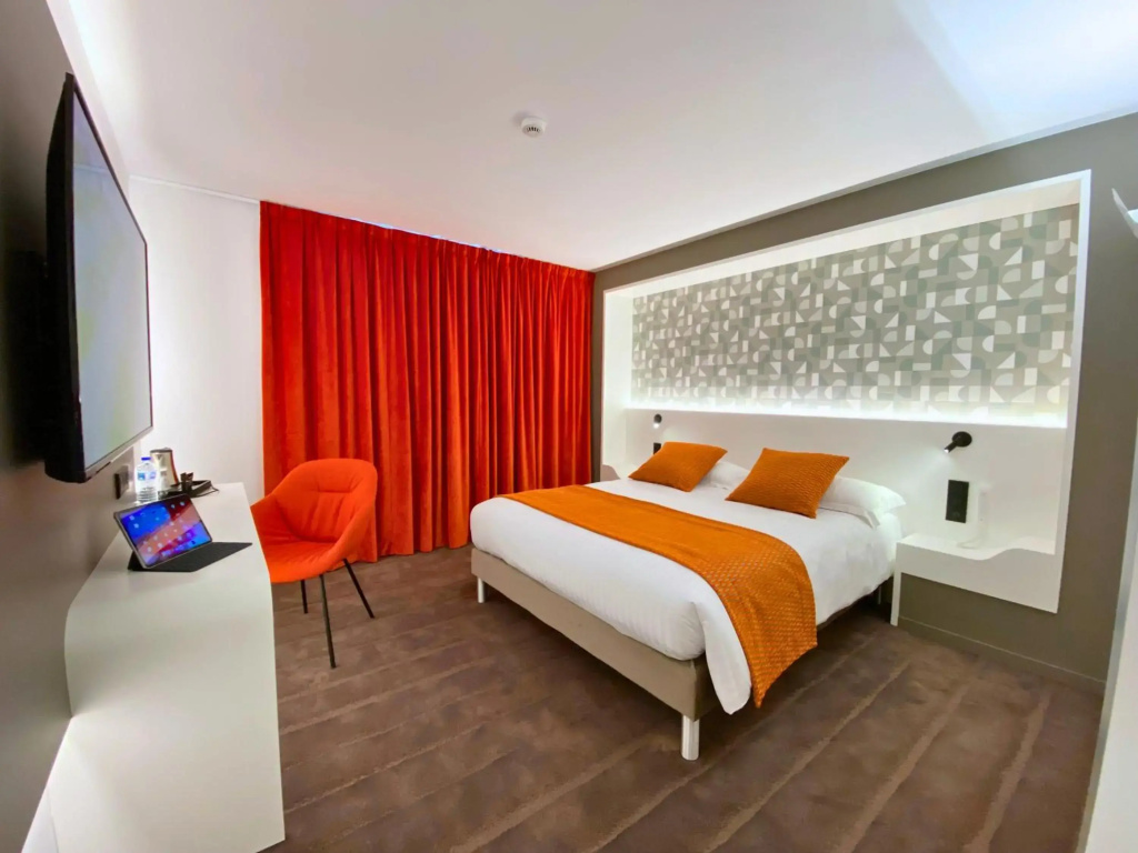 Brit Hotel Piscine & Spa - Fougères - Général
