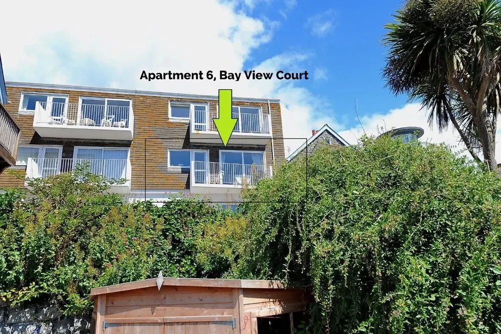 6 Bay View Court