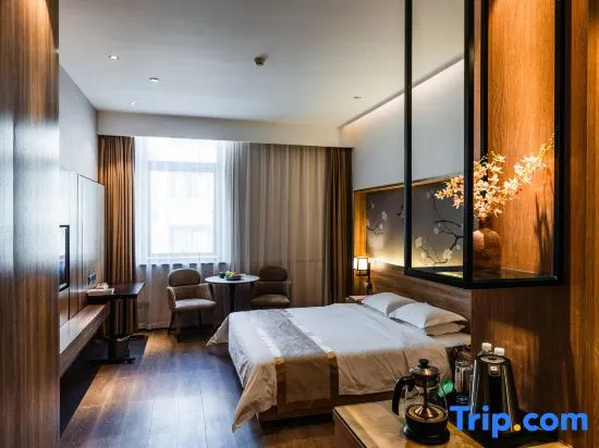 Business Double room (full double bed)