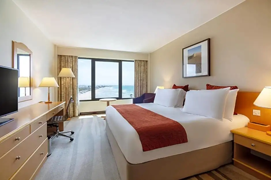 Crowne Plaza Muscat by IHG Hotel - Chambres