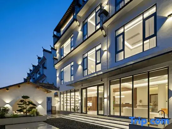 Wuyuan Yunxiu Mountain Inn (Wuyuan High speed Railway Station Branch)