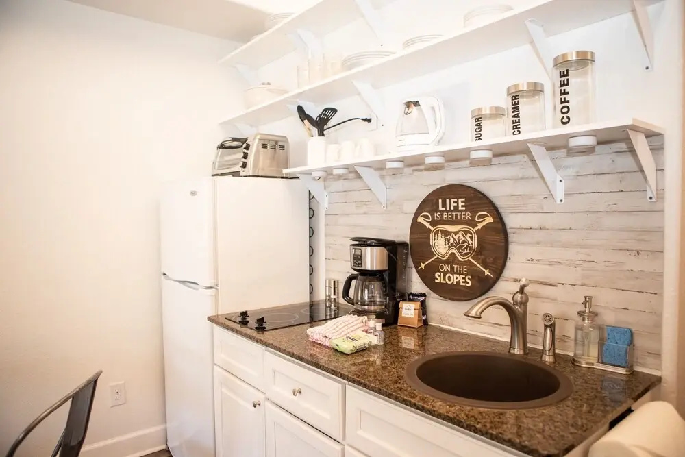 5056 Gateway 0 Bedroom Home by Redawning