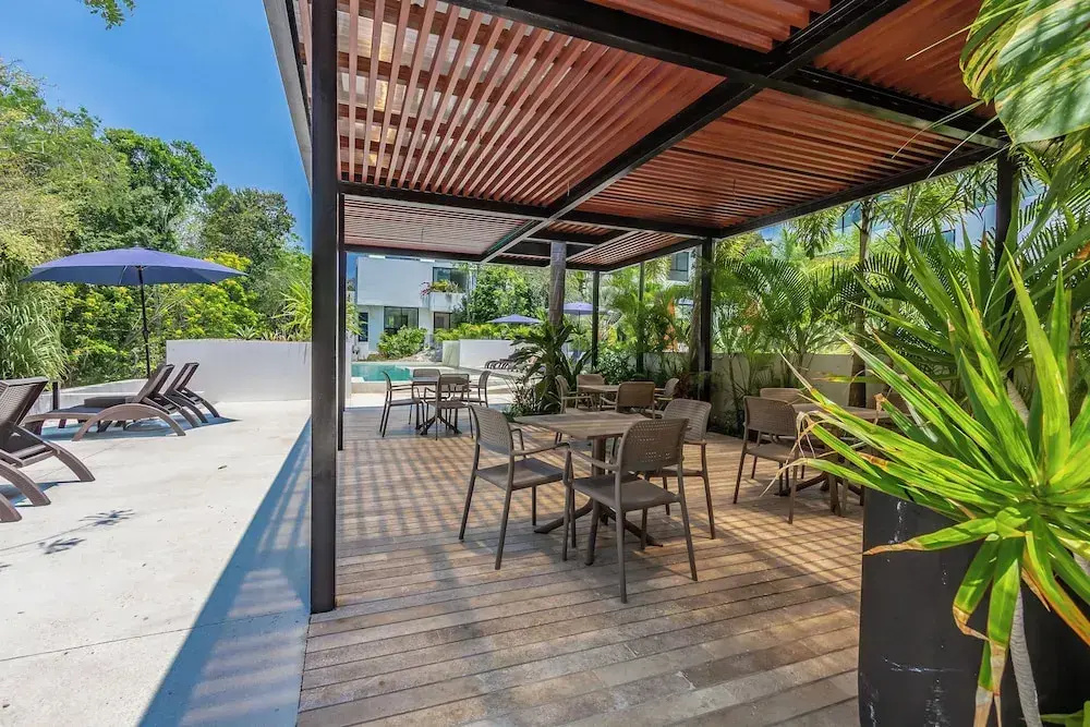Tropical Retreat Pools Golf Gym