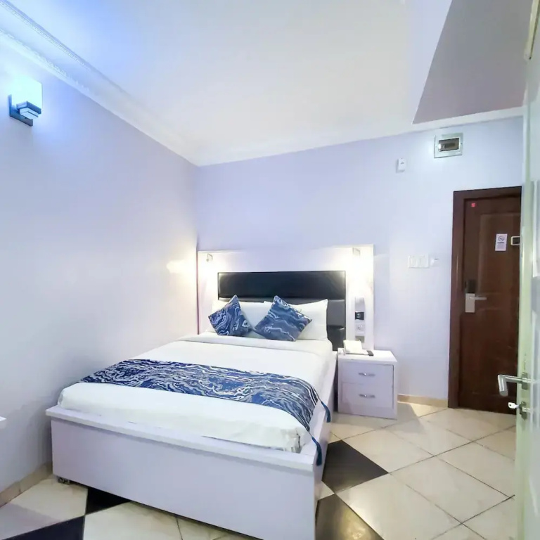 Comfort room