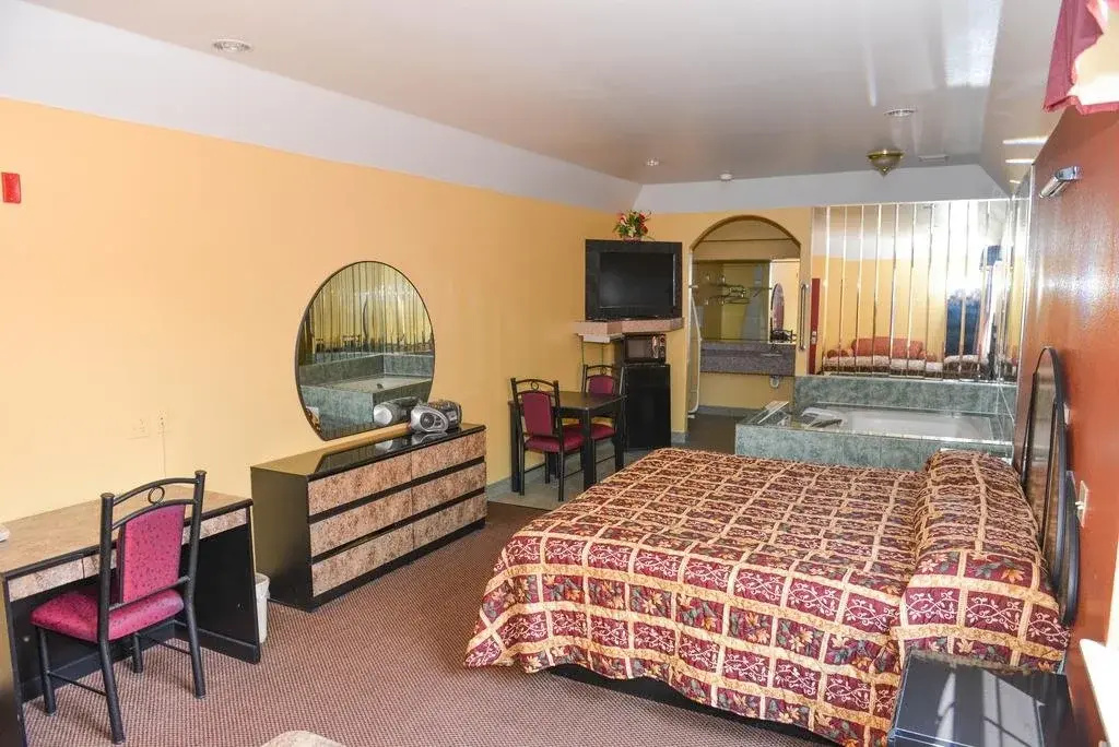 Scottish Inns Suites IAH Airport South