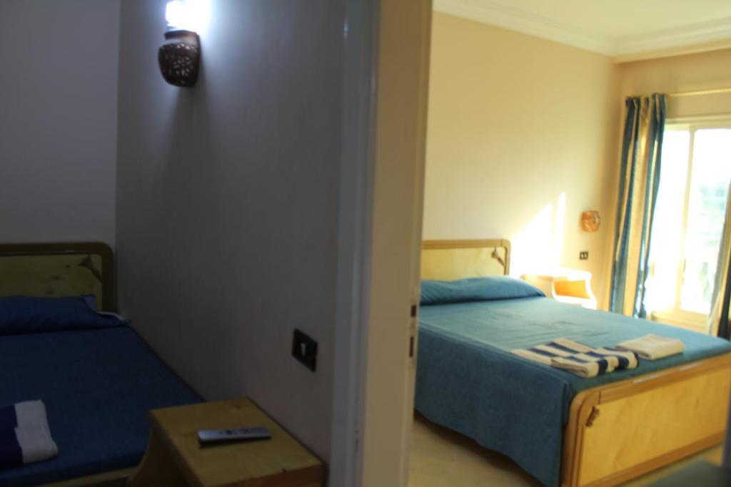 Семейный номер Standard с балконом в Golden Rose Hotel