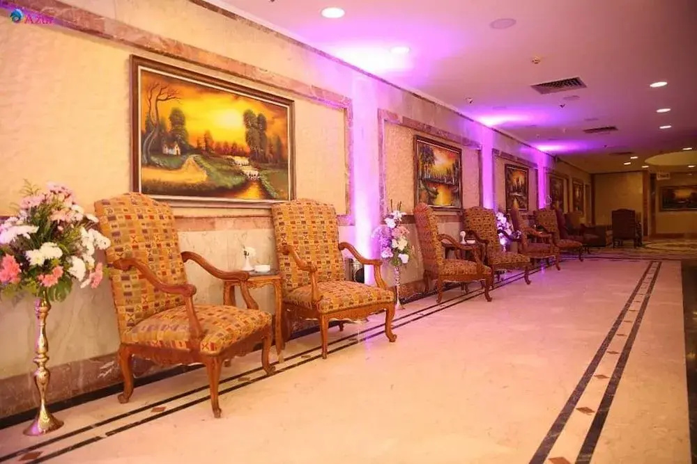 Lobby & Reception