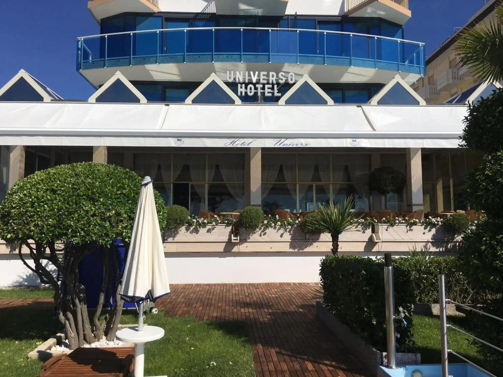 Hotel Universo