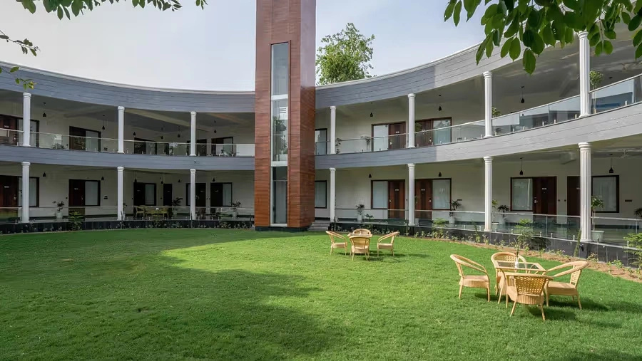 Clarks Inn Bichpuri, Agra