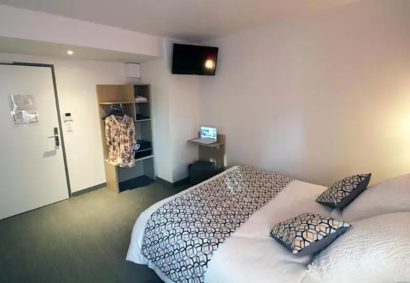 Standard Double room (full double bed)