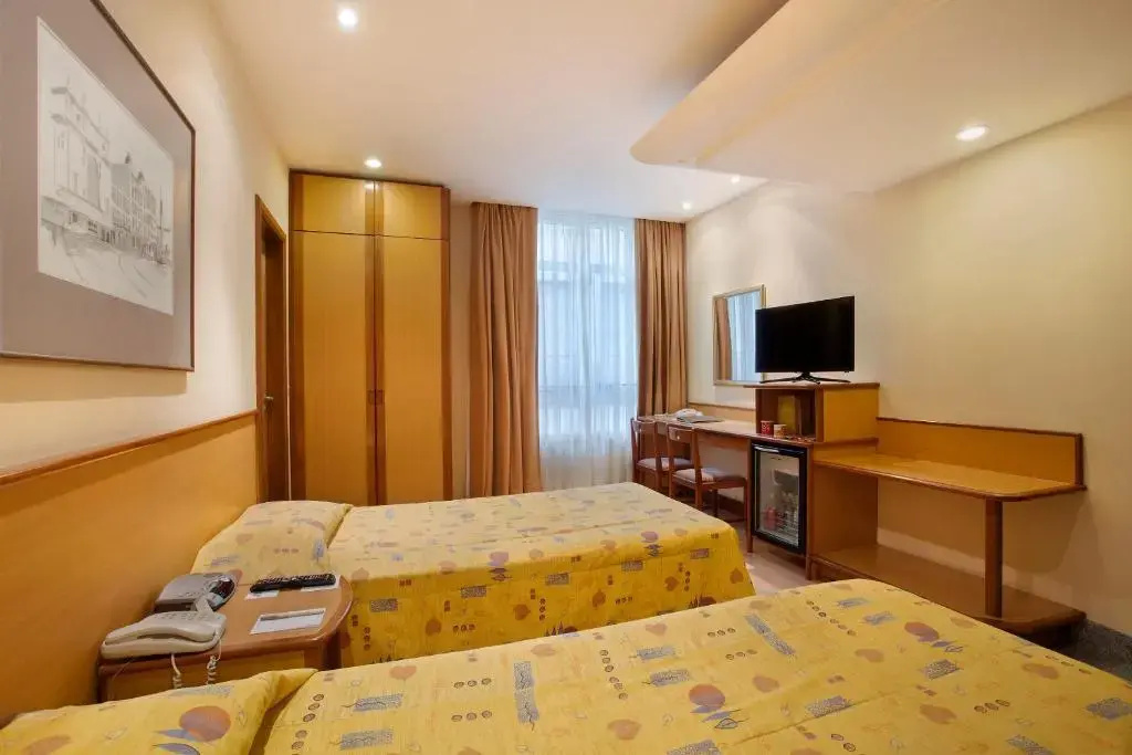 Windsor Asturias Hotel - Chambres